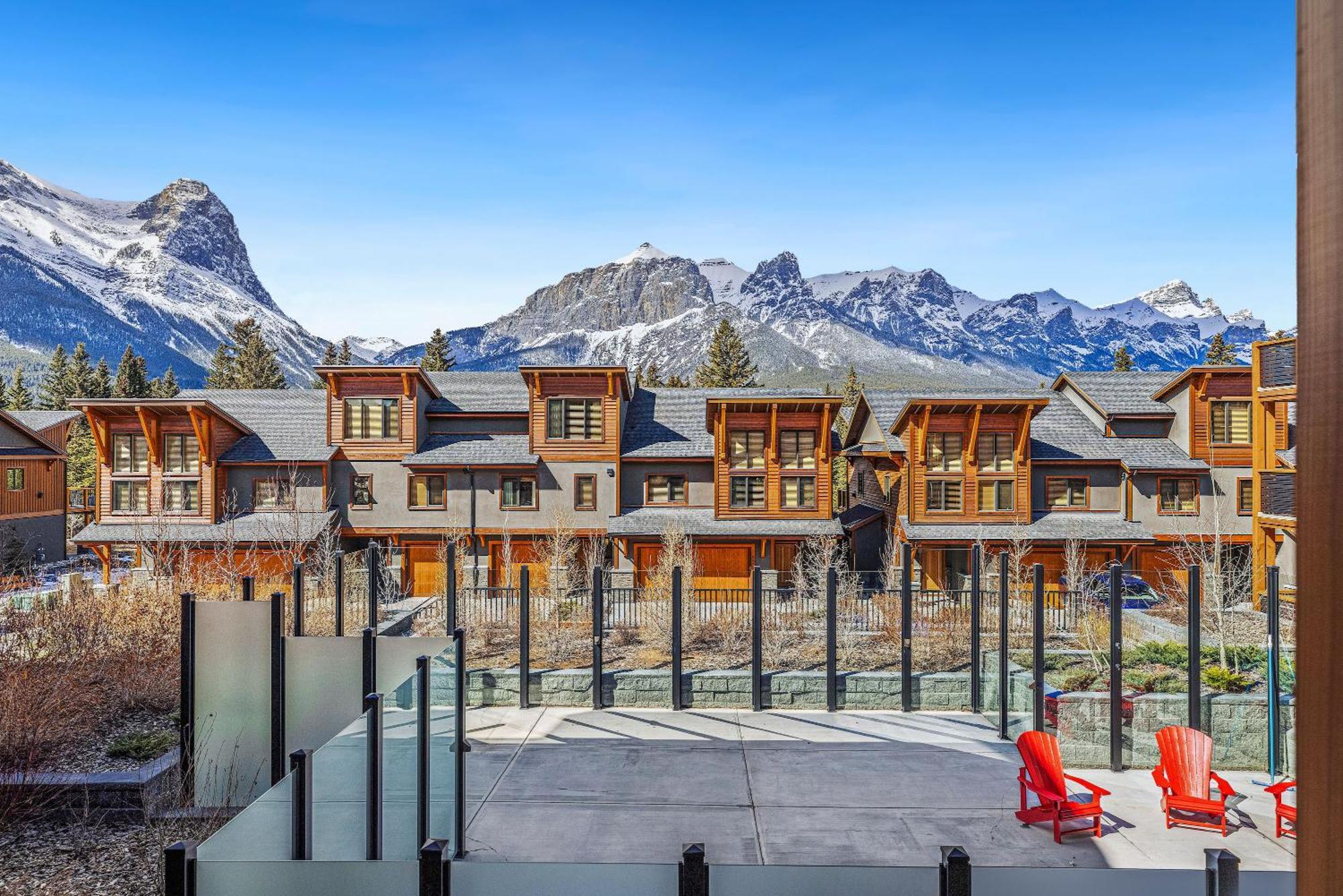Spring Creek Condo By Canadian Rockies Vacation Rentals キャンモア エクステリア 写真